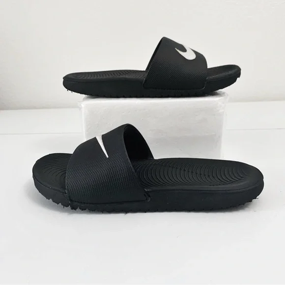Nike Youth Black Slides with White Swoosh Logo ~ 2Y - Picture 3 of 8